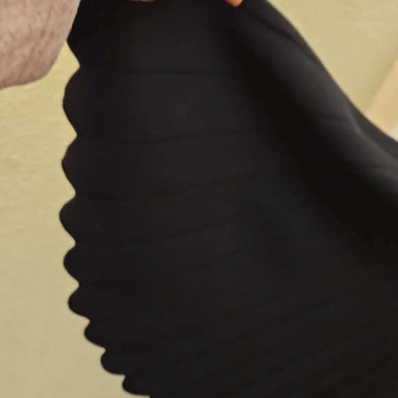 Express Black Scalloped Neck & Hem Sleeveless Knit Sweater Dress - Size M - Picture 10 of 11